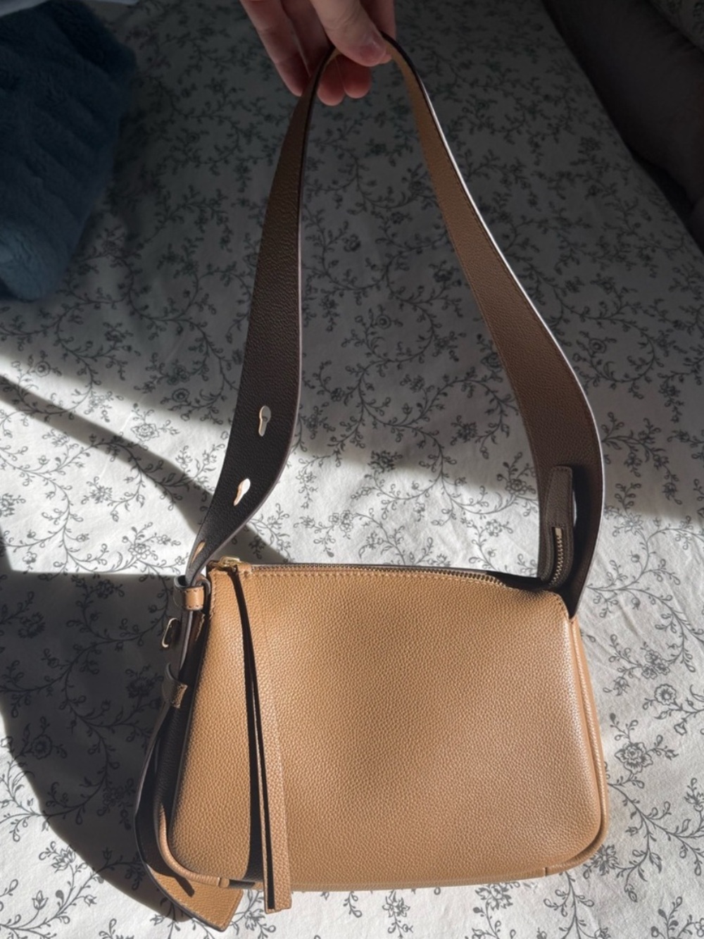Tory Burch Romy Small Leather Shoulder Bag in Tiramisu